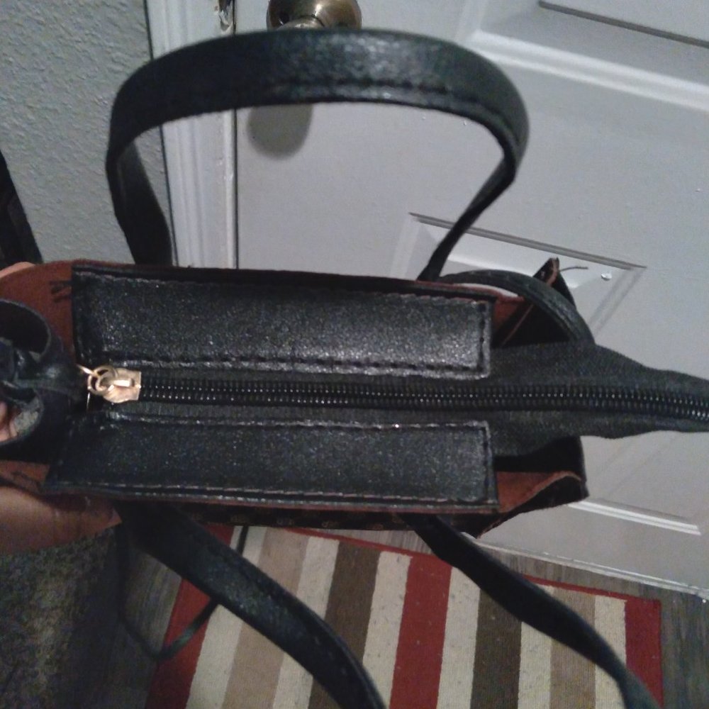 Purse - Picture 4 of 4